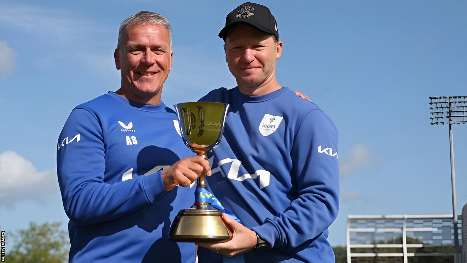 Head coach Gareth Batty believes that Alec Stewart, the outgoing director of cricket at Surrey, is irreplaceable