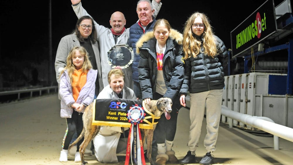 Joni's Blue Victory: Queen Joni Claims Arc Kent Plate Gold and Third Major Title